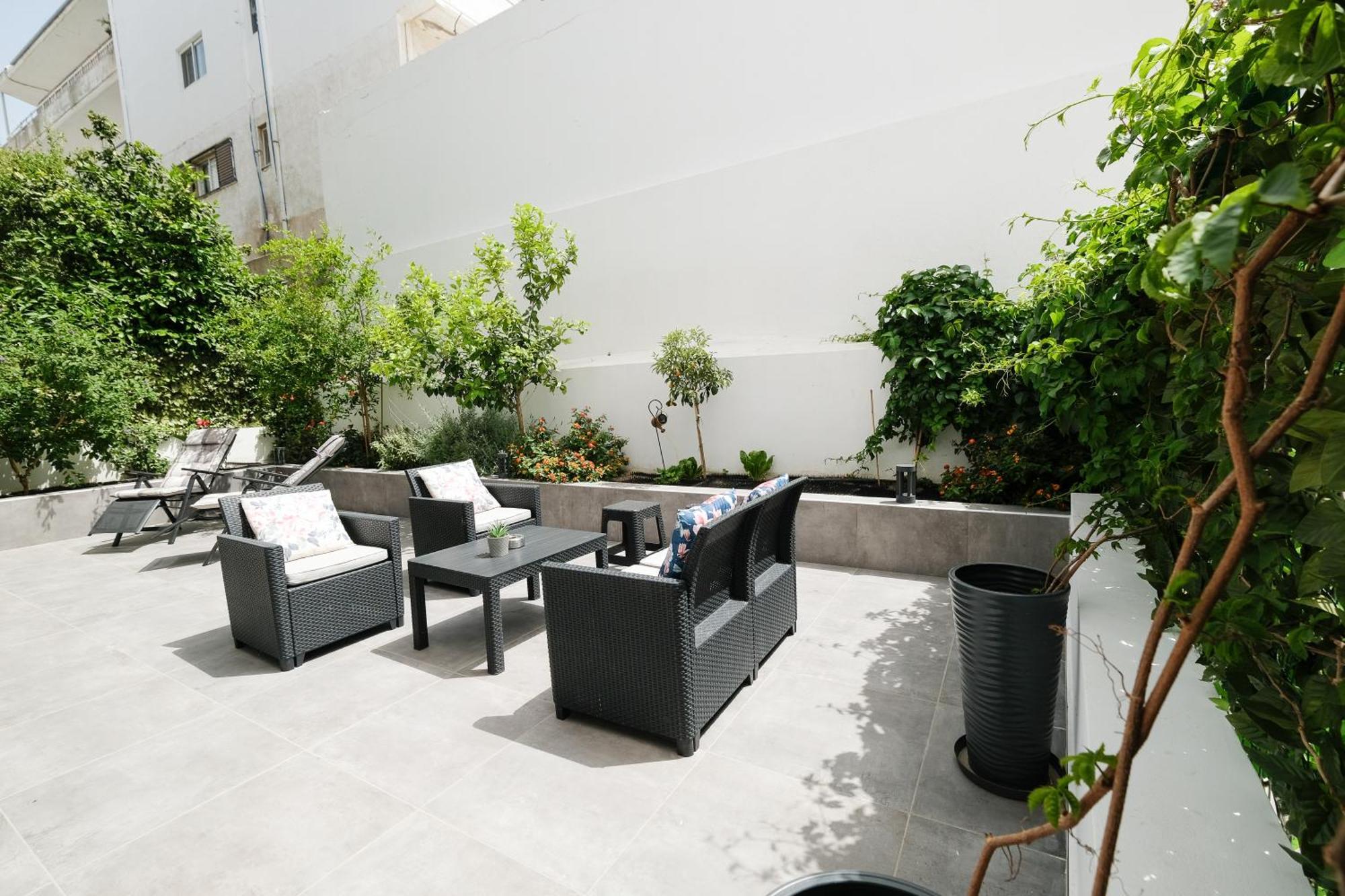 Rhodes Retreat: Modern Comfort In Serene Luxury Родос Экстерьер фото